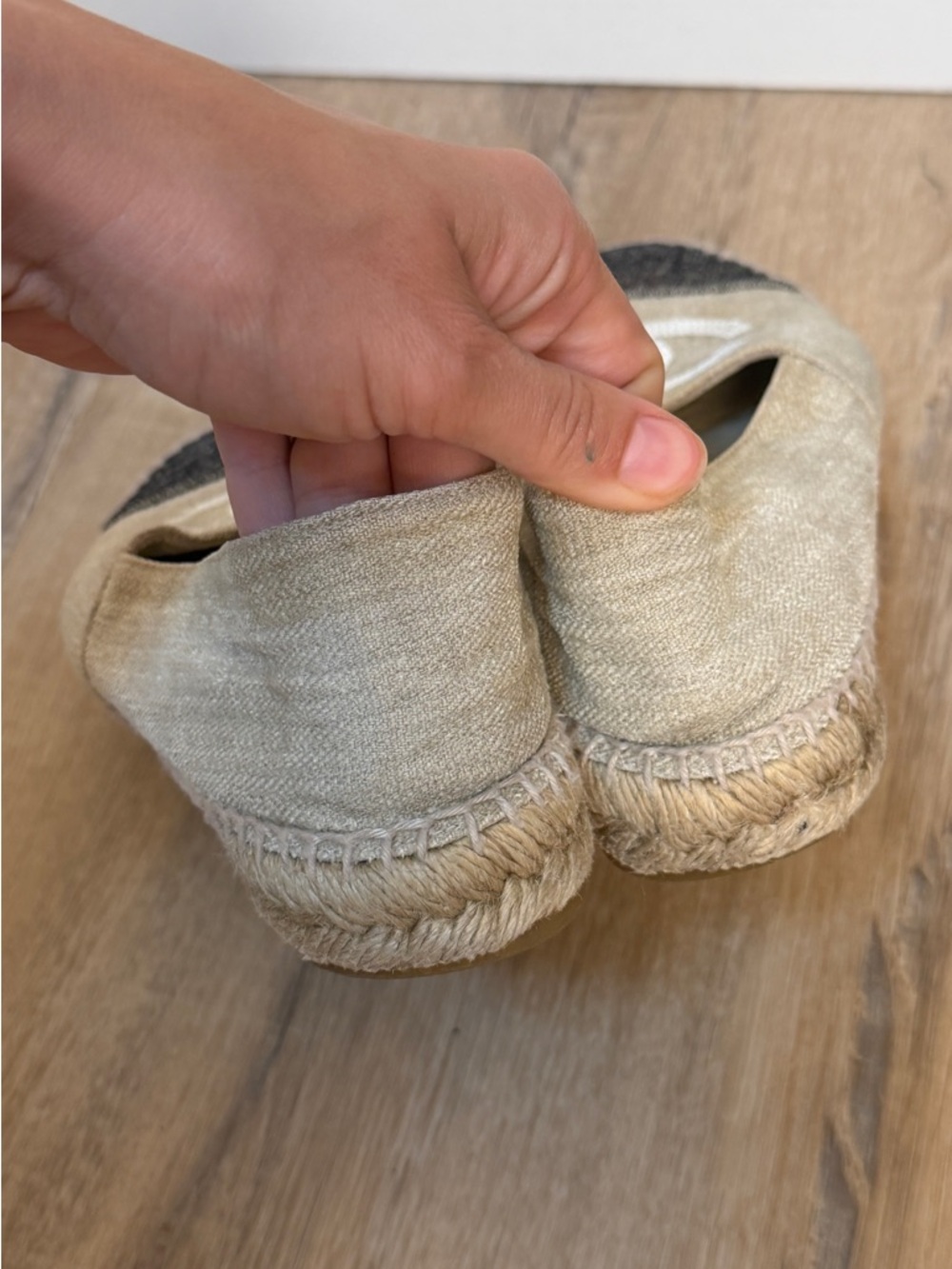 CHANEL Beige and Black Canvas Espadrilles with White CC Logo vintage sz 40 - Picture 5 of 5